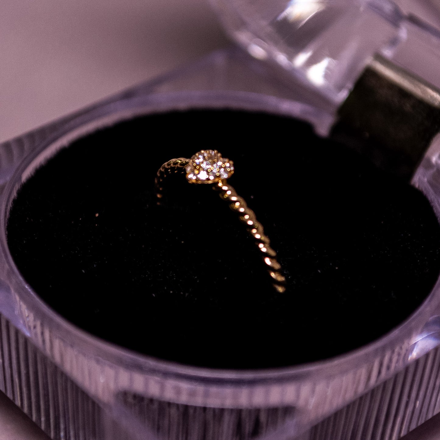 14K Gold Sparkling Heart Rope Band Ring-Size 7-A272