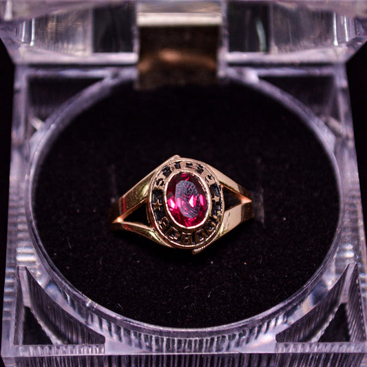 14K Gold Graduation Class Ring with Red CZ Stone – Size 7 – A277