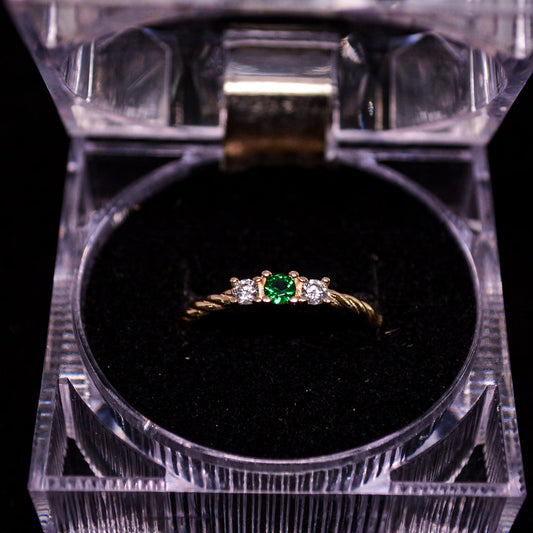 14K Gold Green Stone 3-Stone Ring – Size __ (2.1g) – A294