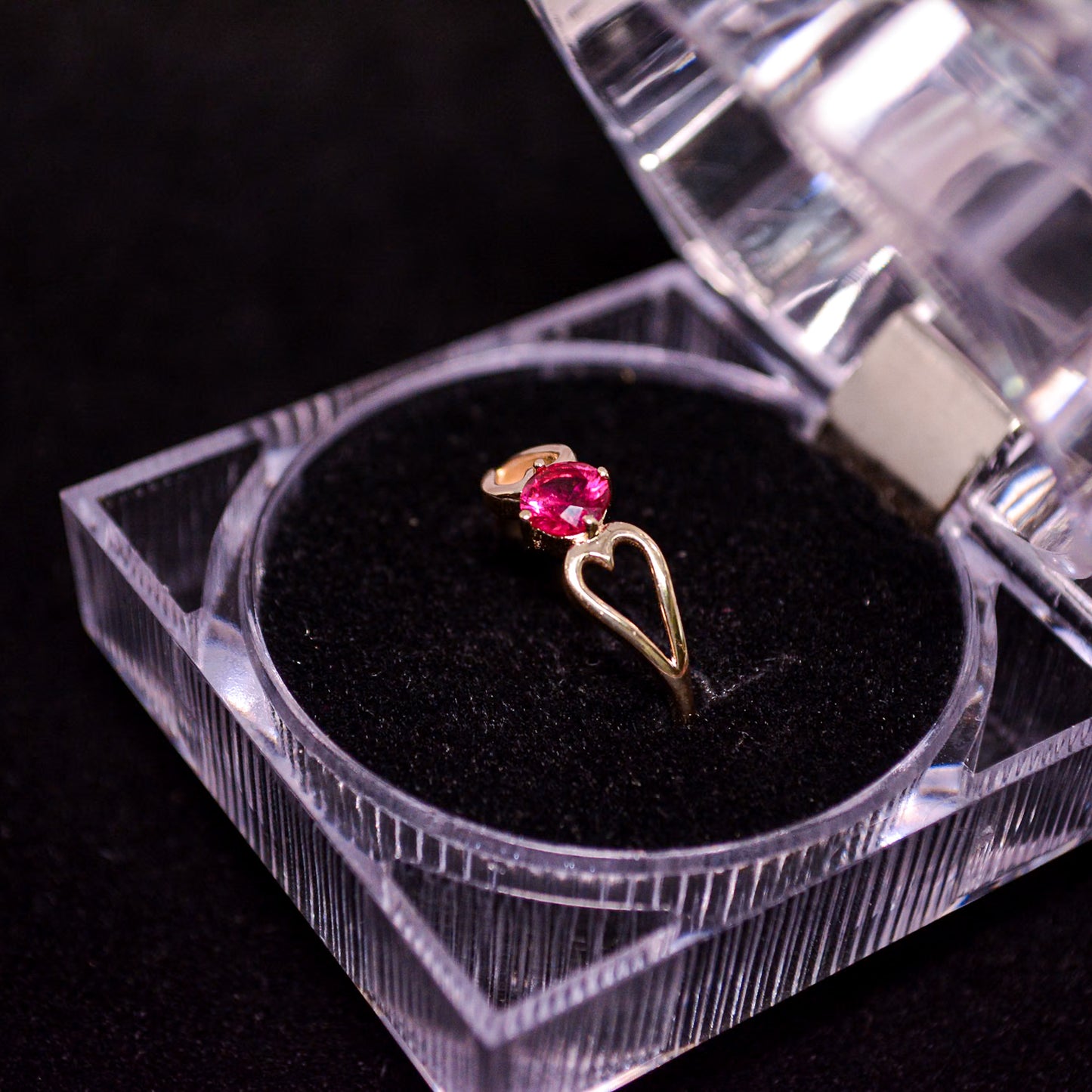 14K Gold Pink Center Stone Heart Accent Ring – Size __ (1.7g) – A303