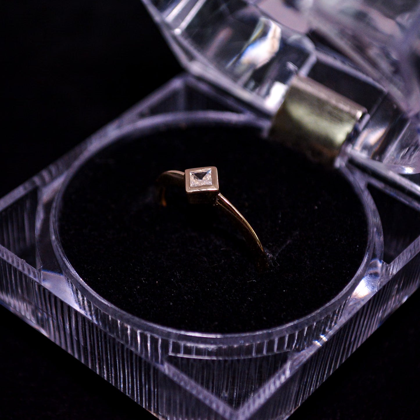 14K Gold Princess-Cut CZ Solitaire Ring – Size __ (1.3g) – A298