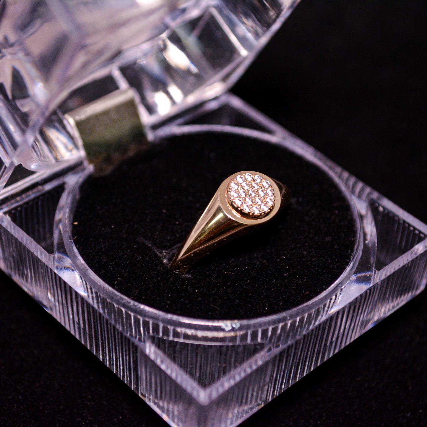 14K Gold Round CZ Cluster Signet Ring – Size __ (2.3g) – A304