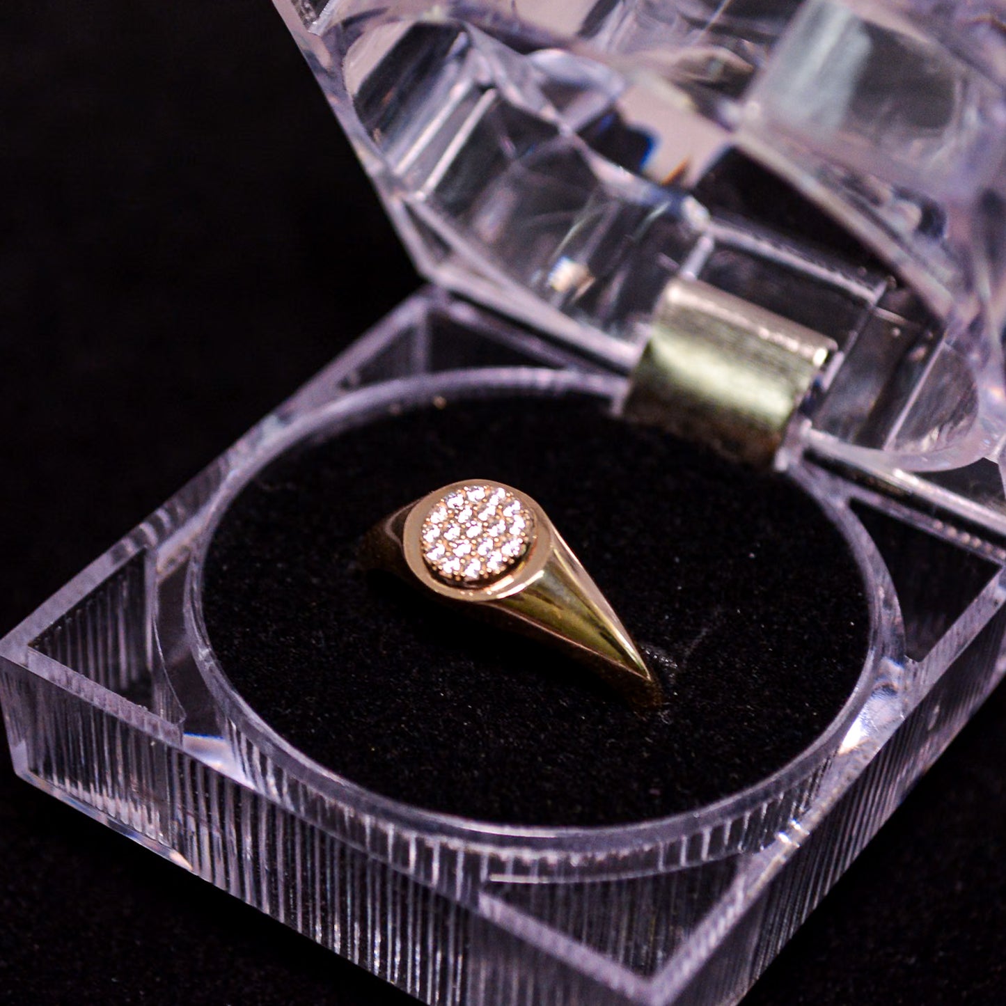 14K Gold Round CZ Cluster Signet Ring – Size __ (2.3g) – A304
