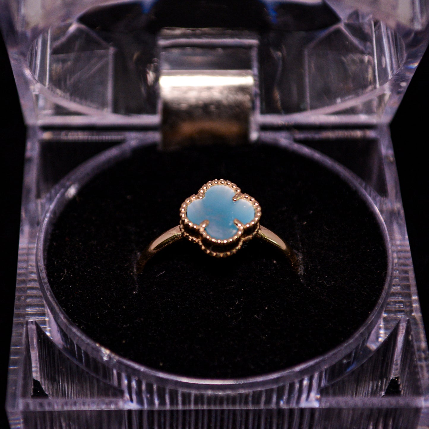14K Gold Clover Blue Stone Ring – Size 8 (2.1g) – A281