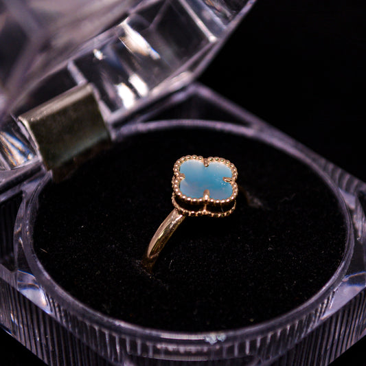 14K Gold Clover Blue Stone Ring – Size 8 (2.1g) – A281