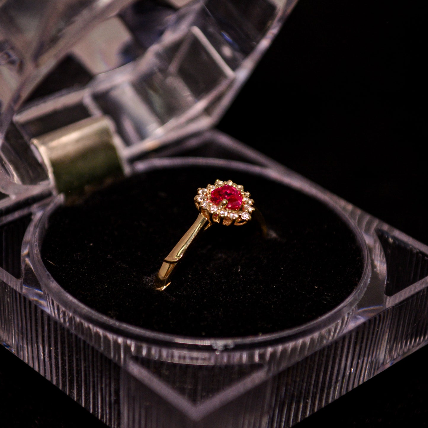 14K Gold Heart Red Stone Ring with CZ Halo – Size 7.5 (1.7g) – A285