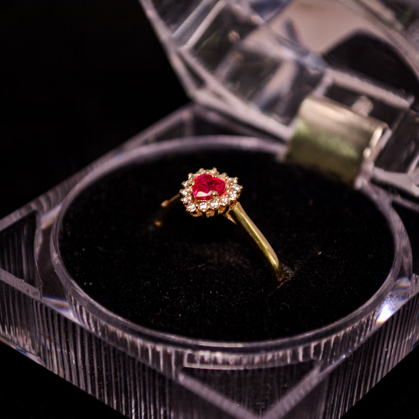 14K Gold Heart Red Stone Ring with CZ Halo – Size 7.5 (1.7g) – A285