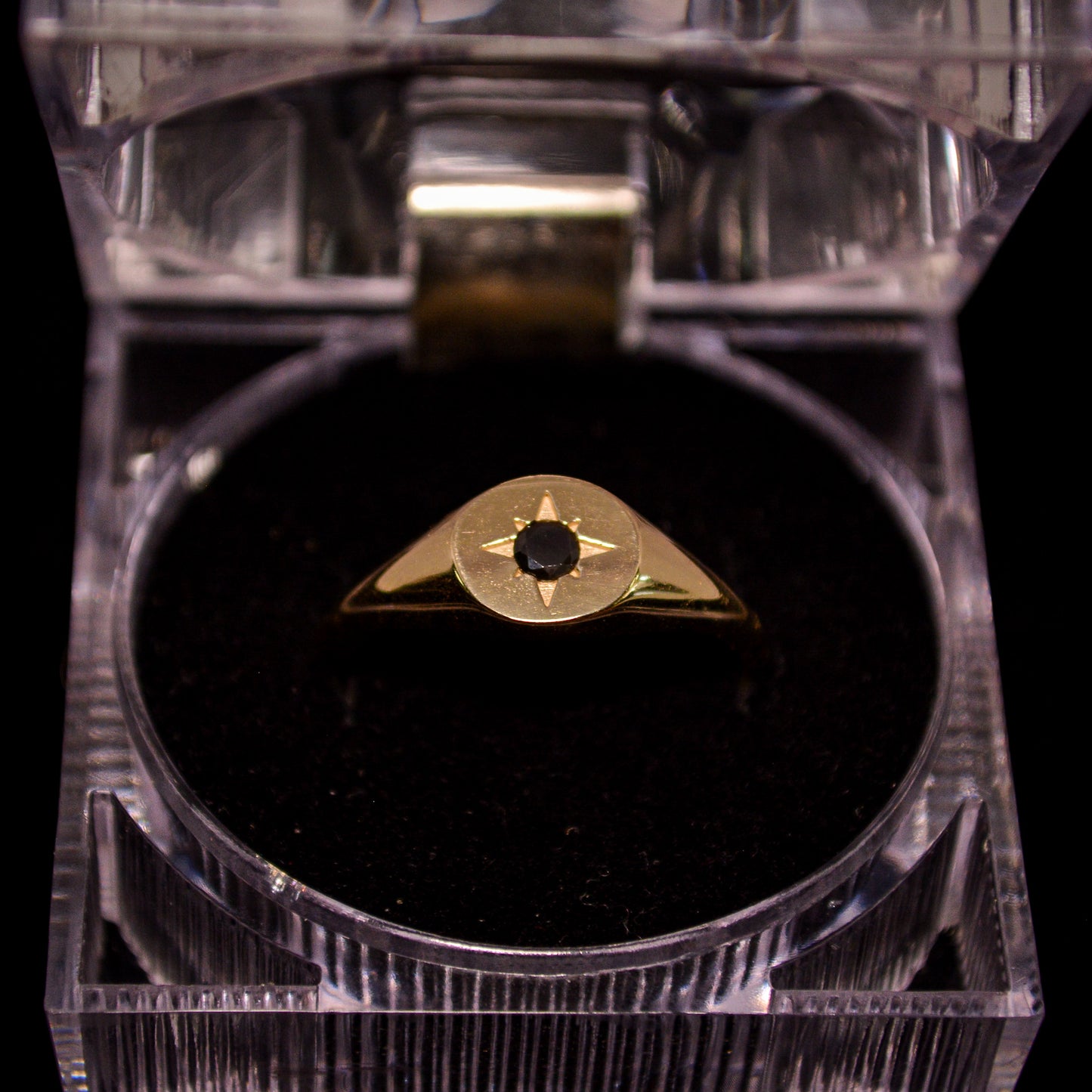 14K Gold Black Stone Signet Ring with Starburst Design – Size 11 (3.1g) – A289