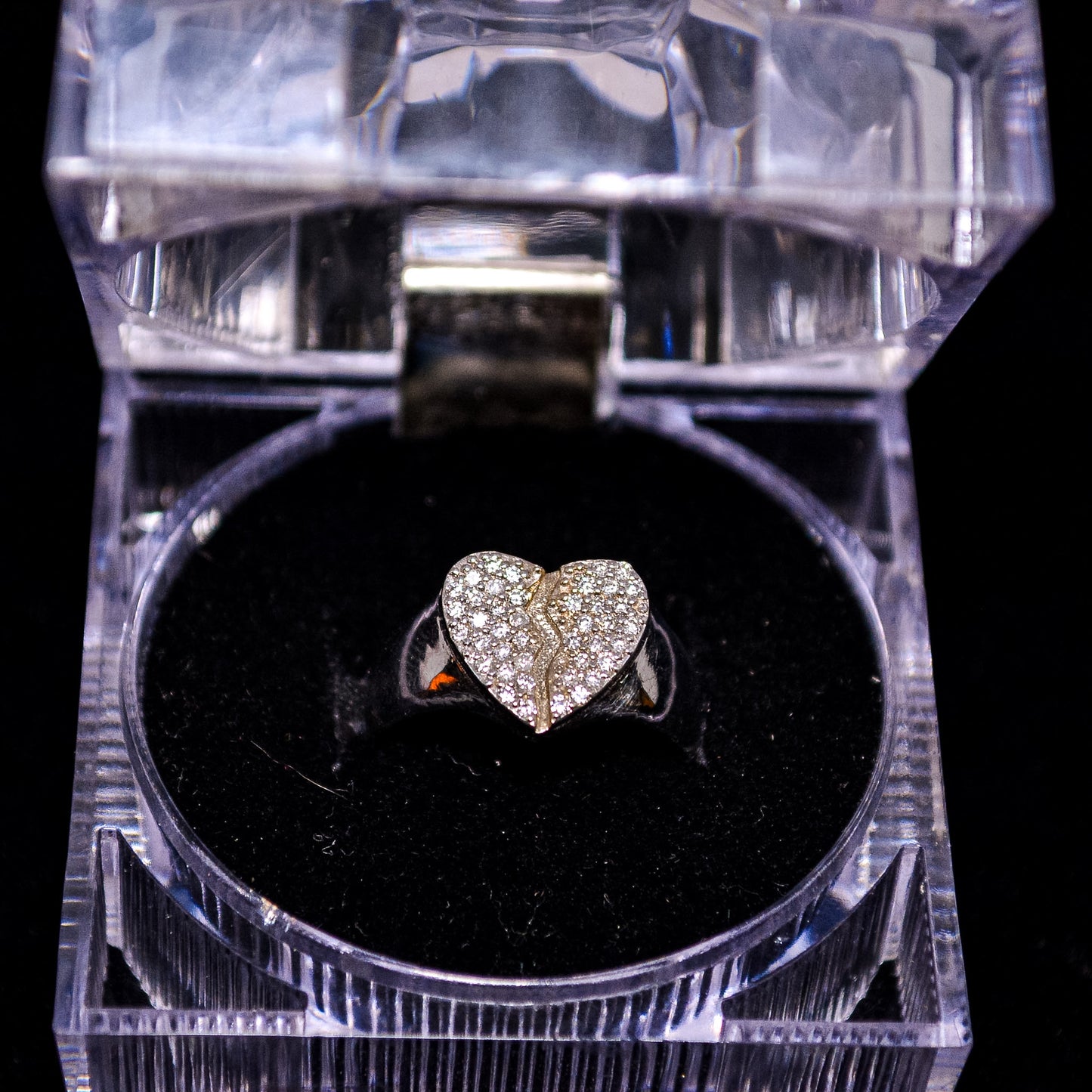 Diamond Heart Gold Ring – 4.6g – Size 6.5 | A197