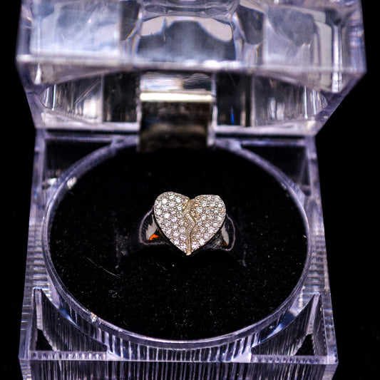 Diamond Heart Gold Ring – 4.6g – Size 6.5 | A197
