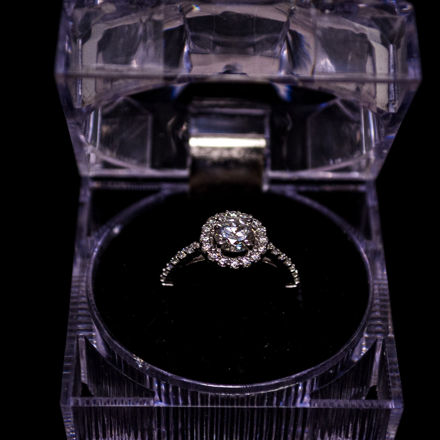 Lab-Grown Diamond Halo Engagement Ring – 1.23 CT Total Weight – E / VVS1 – Size 6.5 | AL15