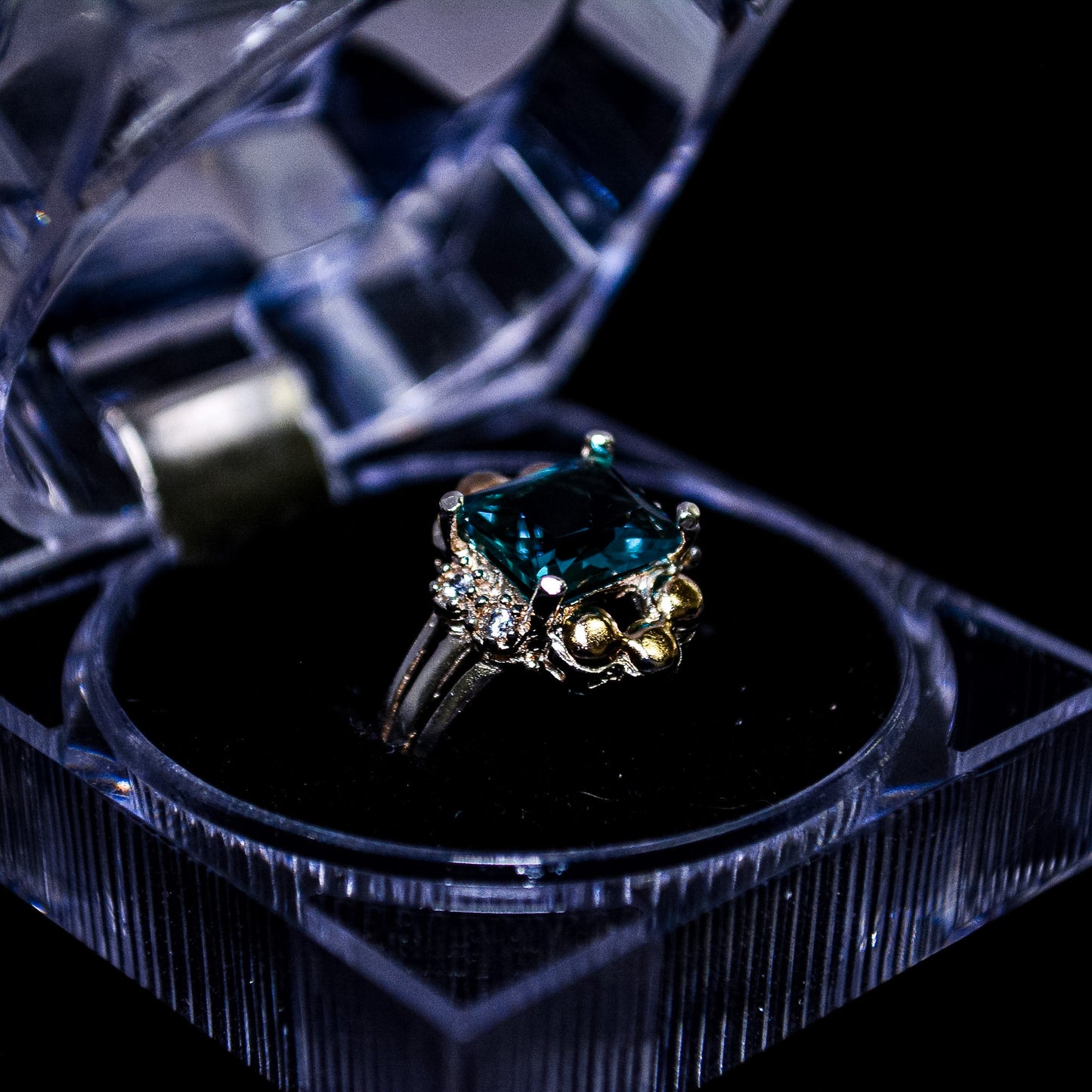 Silver Emerald-Cut Blue Stone Statement Ring – Size 8 (A85)