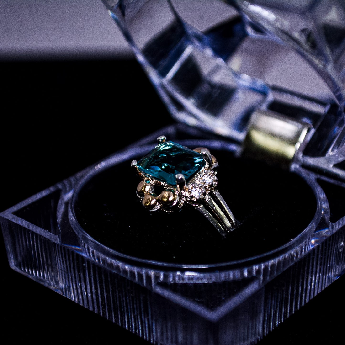 Silver Emerald-Cut Blue Stone Statement Ring – Size 8 (A85)